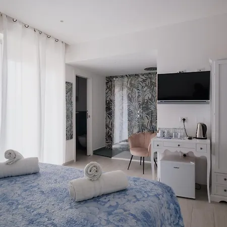 Bed - Palazzo Urbe Lägenhet *